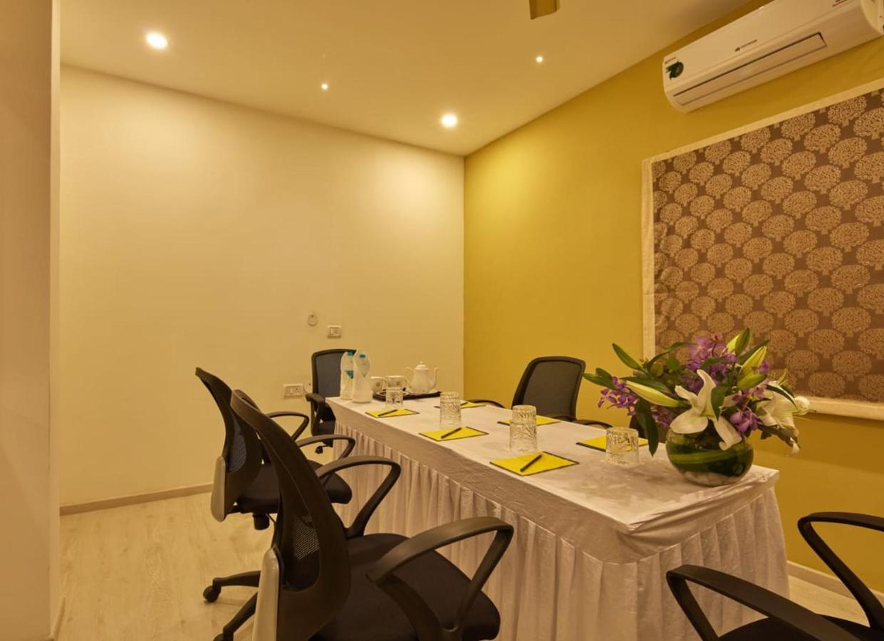 Regenta Inn Indiranagar By Royal Orchid Hotels Bangalore Esterno foto