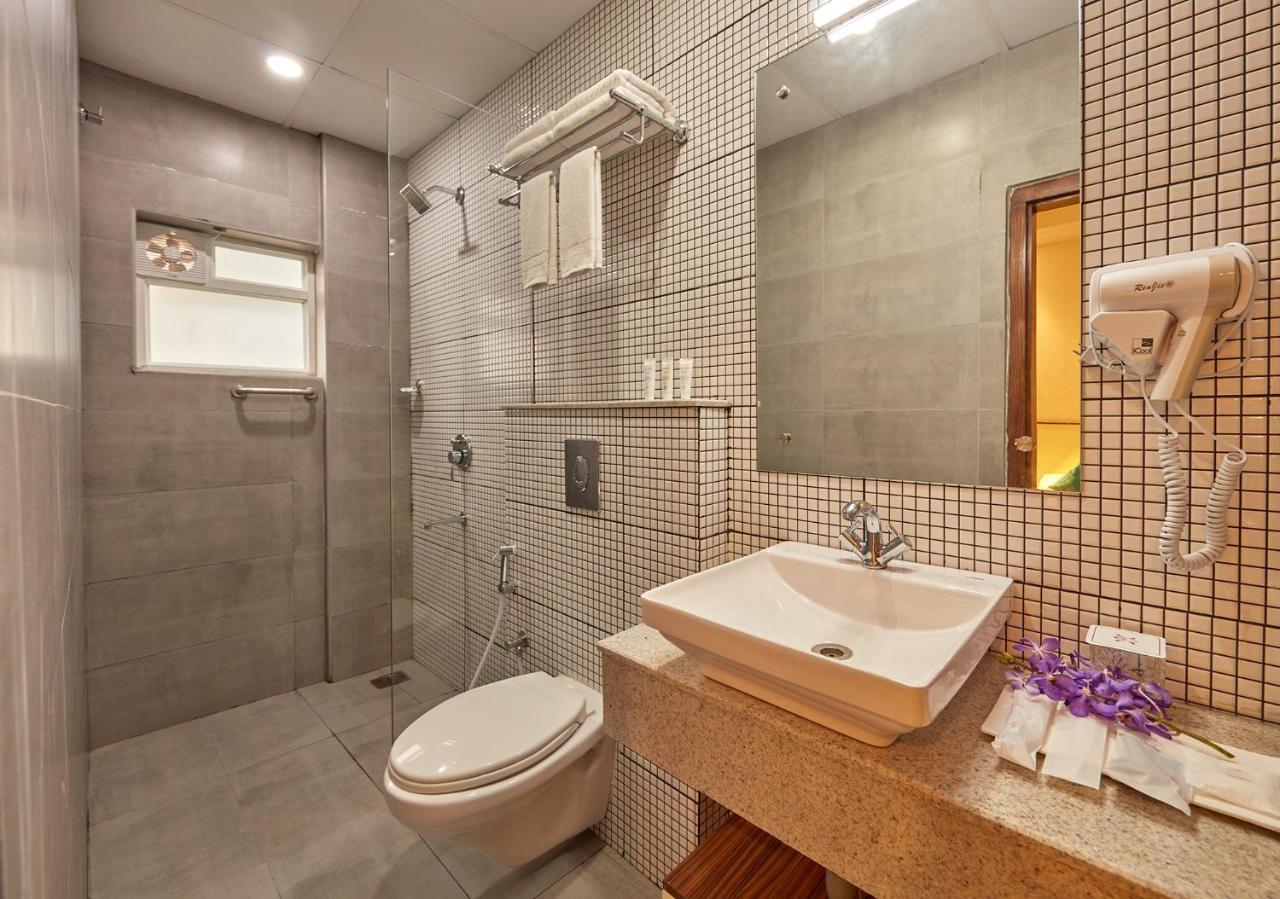 Regenta Inn Indiranagar By Royal Orchid Hotels Bangalore Esterno foto