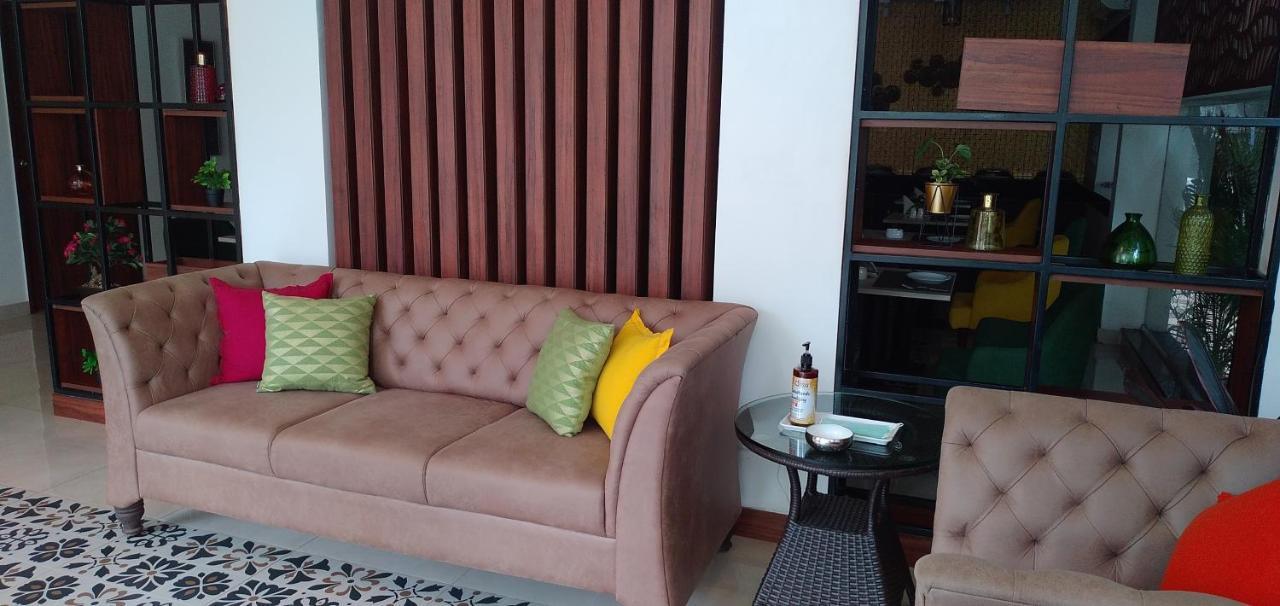 Regenta Inn Indiranagar By Royal Orchid Hotels Bangalore Esterno foto