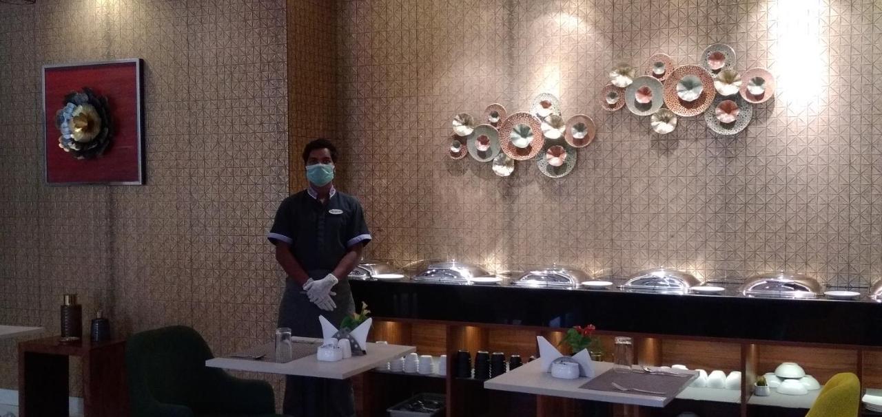 Regenta Inn Indiranagar By Royal Orchid Hotels Bangalore Esterno foto