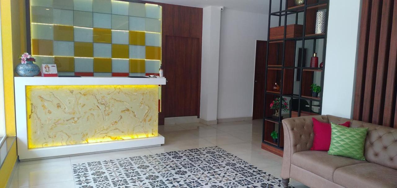Regenta Inn Indiranagar By Royal Orchid Hotels Bangalore Esterno foto