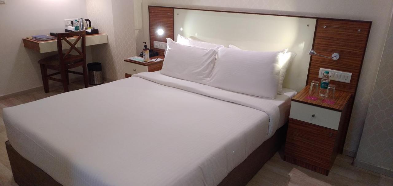 Regenta Inn Indiranagar By Royal Orchid Hotels Bangalore Esterno foto