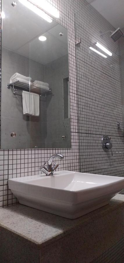 Regenta Inn Indiranagar By Royal Orchid Hotels Bangalore Esterno foto